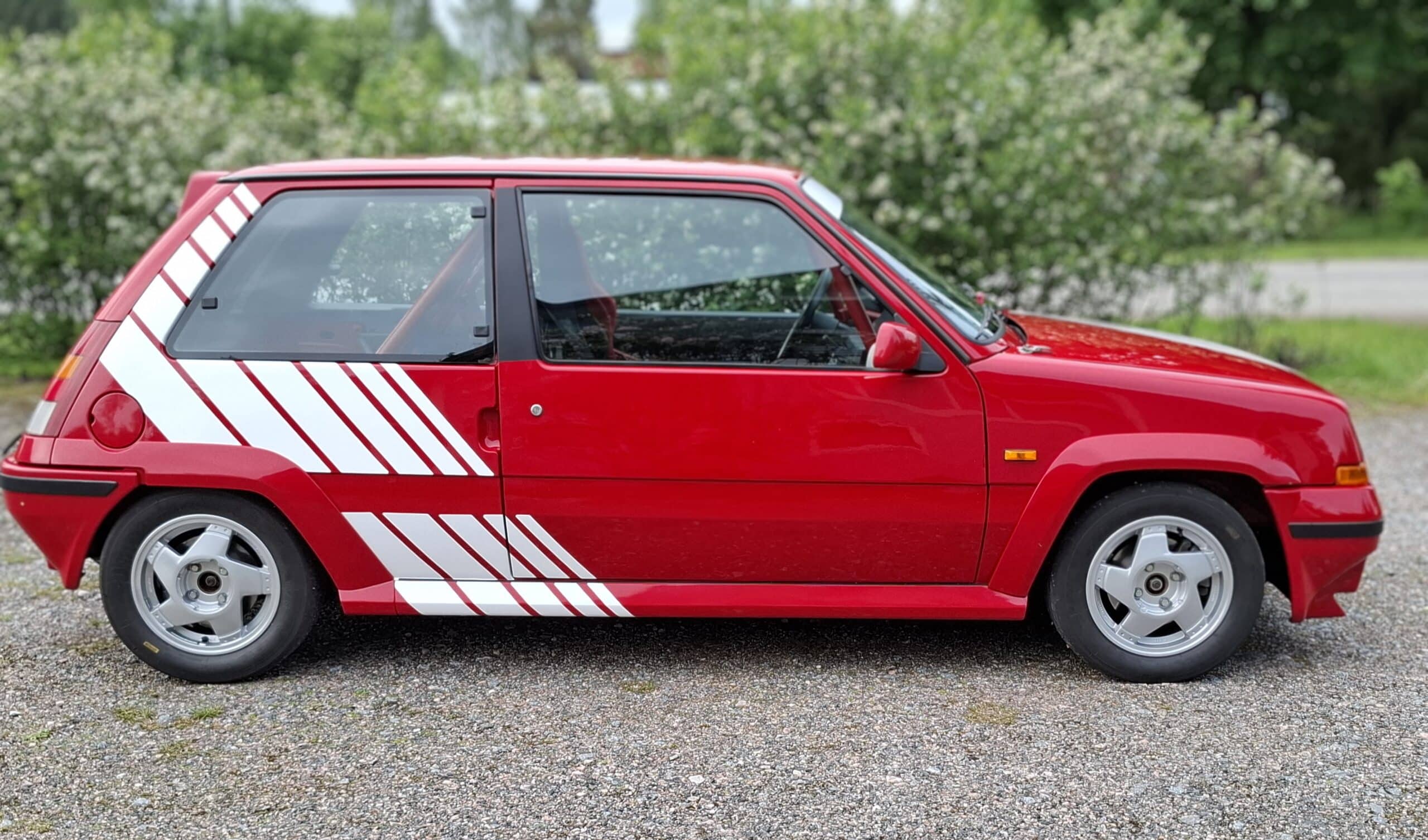 Renault 5 GT Turbo Race Car