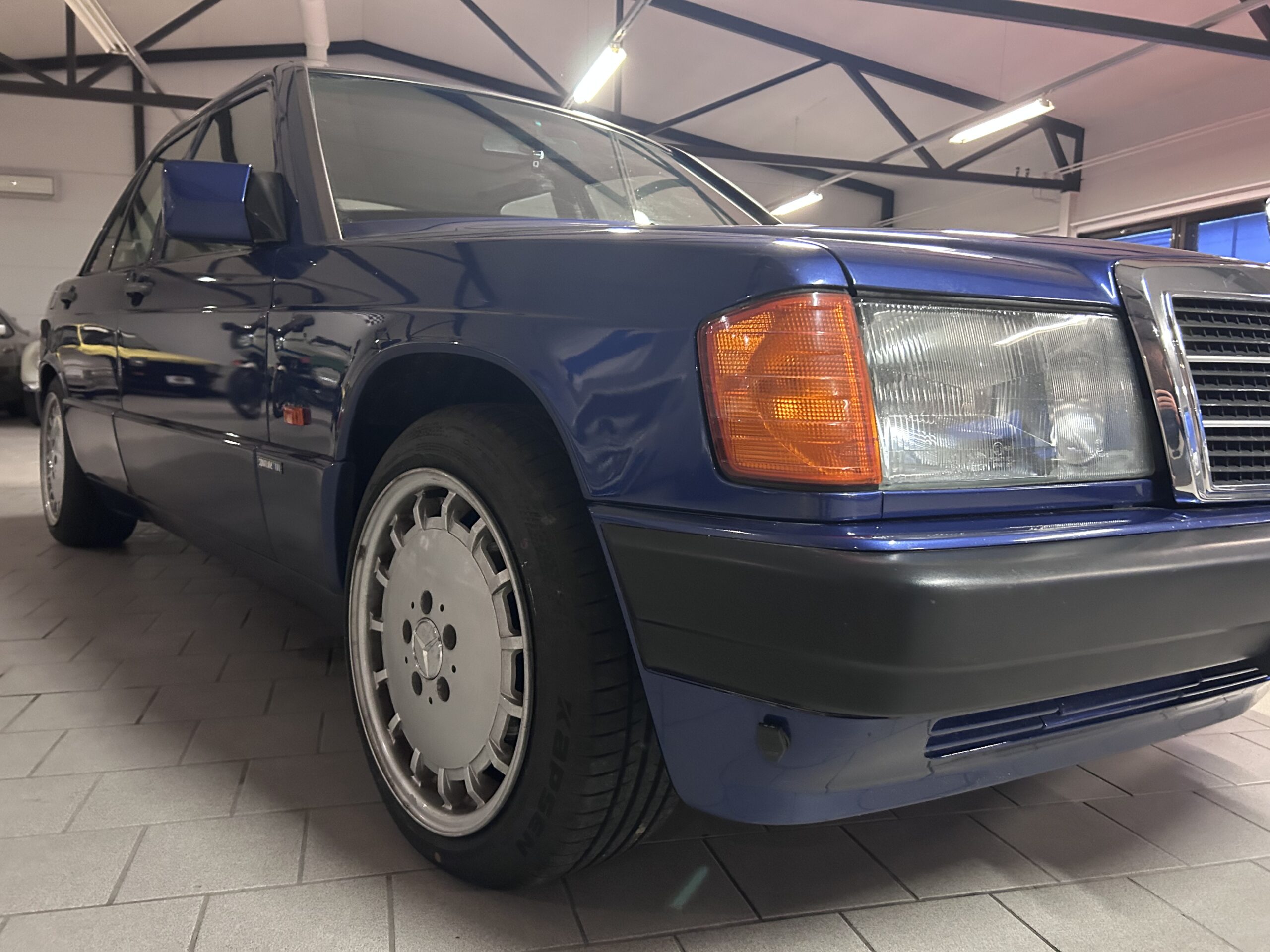 Mercedes-Benz W201 Azzuro