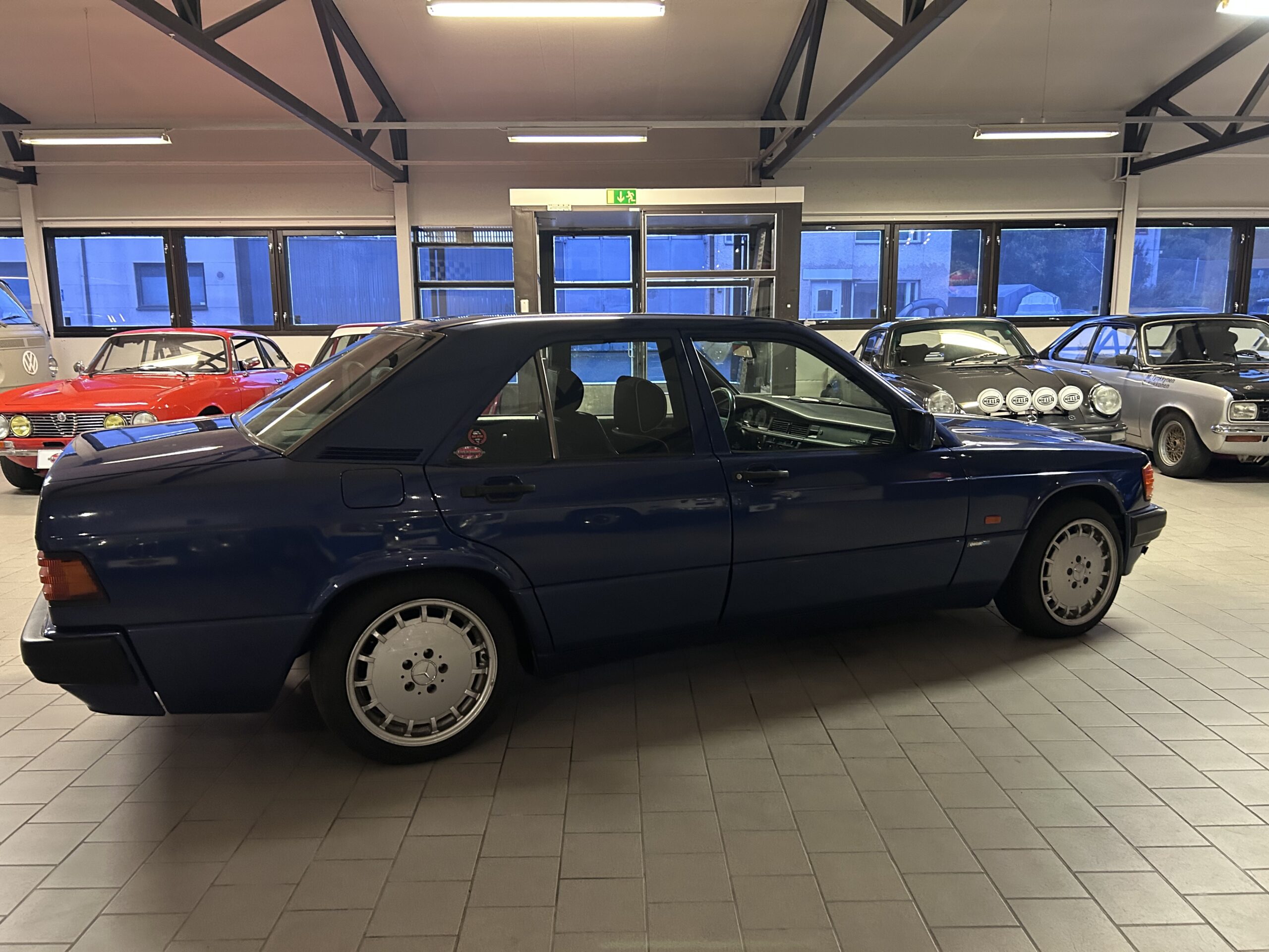 Mercedes-Benz W201 Azzuro