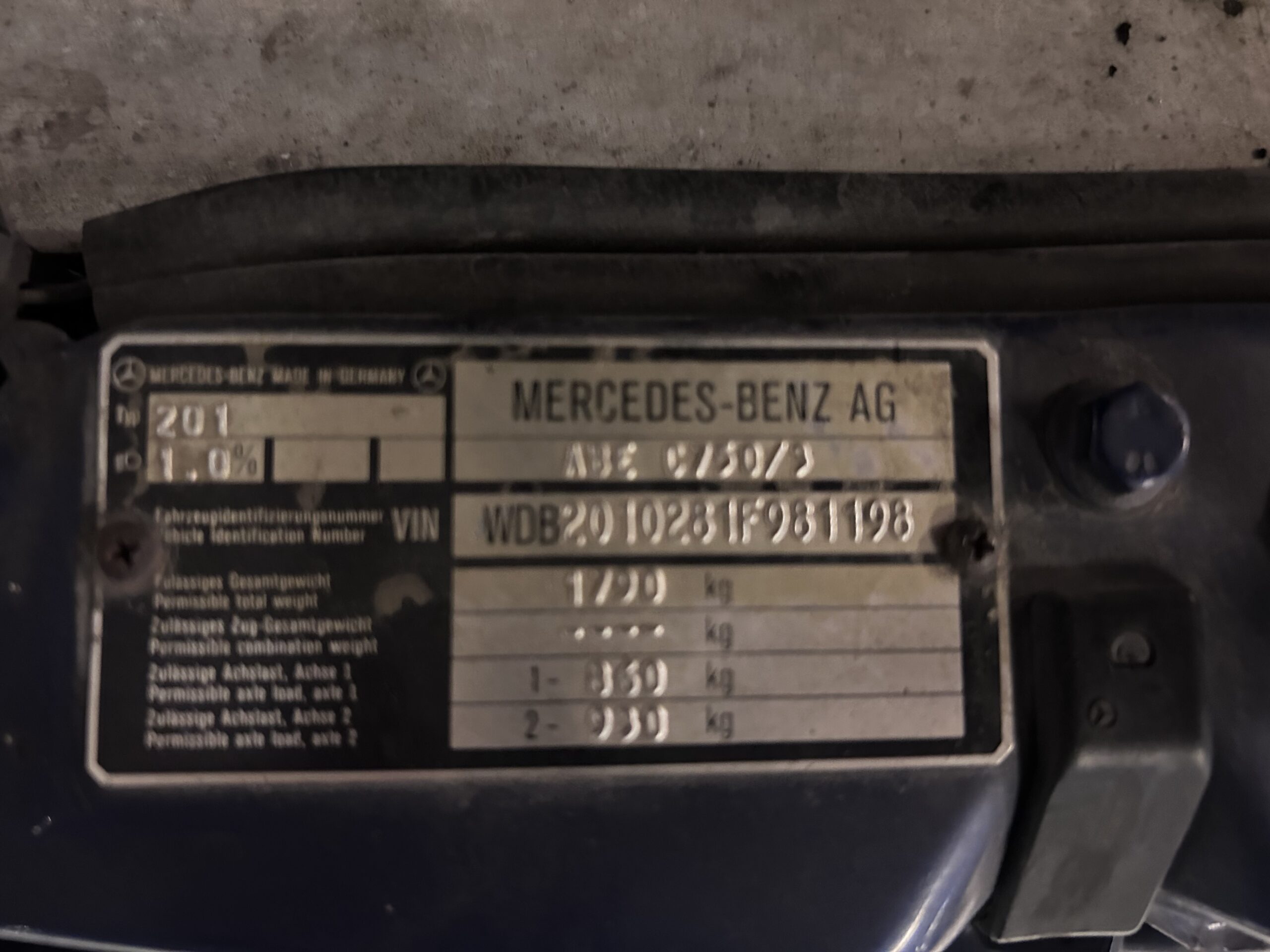 Mercedes-Benz W201 Azzuro