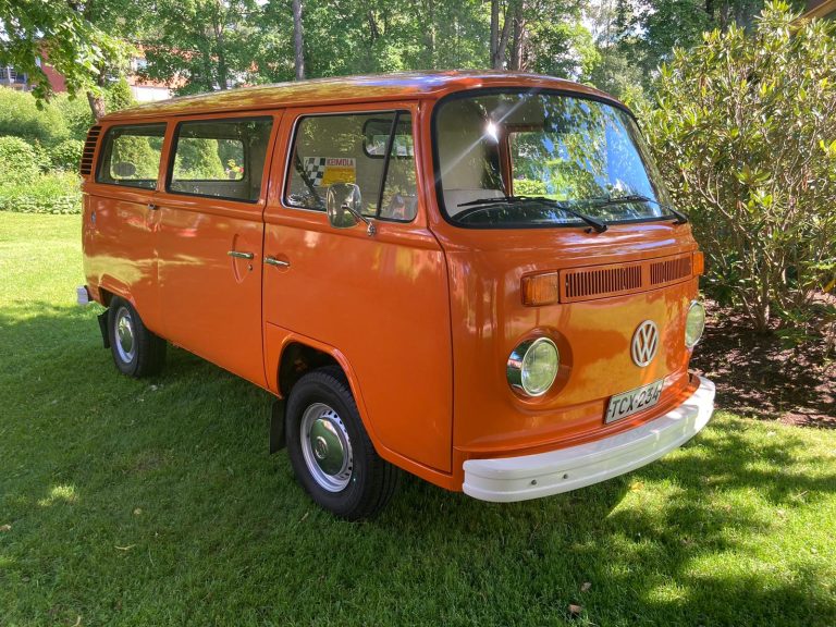 Volkswagen T2b Bay Window