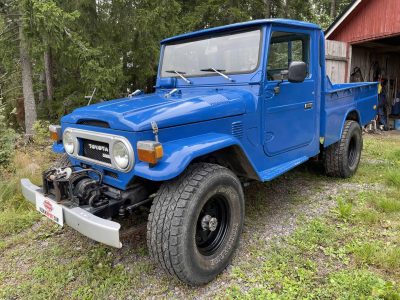 Toyota Land Cruiser FJ45
