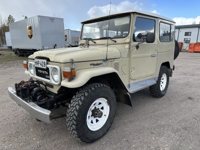 Toyota Land Cruiser BJ42